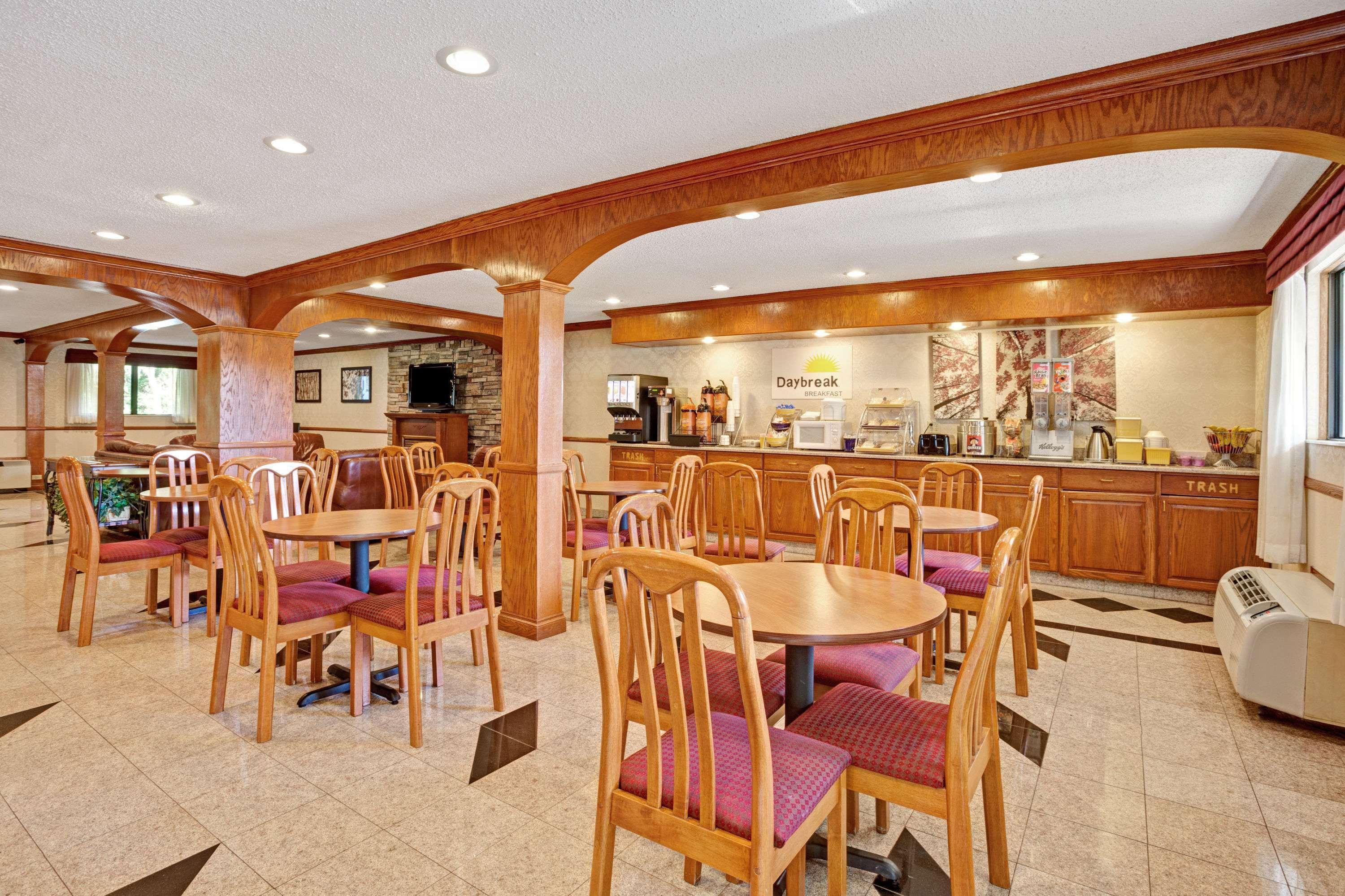 Days Inn & Suites By Wyndham Monroe Ngoại thất bức ảnh