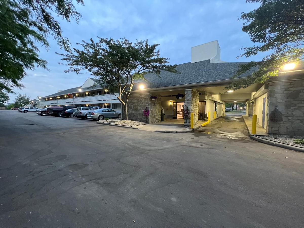 Days Inn & Suites By Wyndham Monroe Ngoại thất bức ảnh